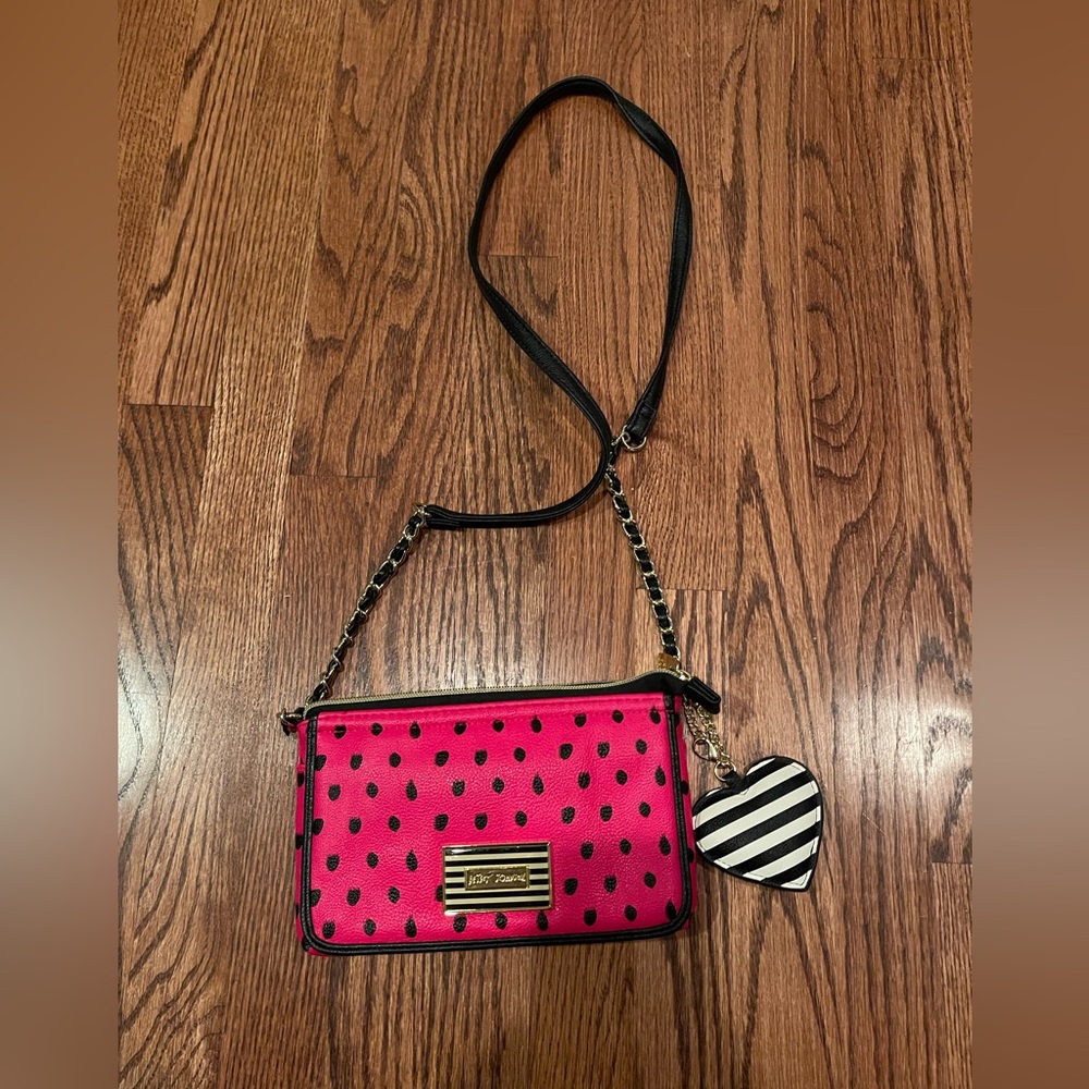 Besty Johnson Watermelon Seed Crossbody bag in Great Used Condition 8.5in x 6in
